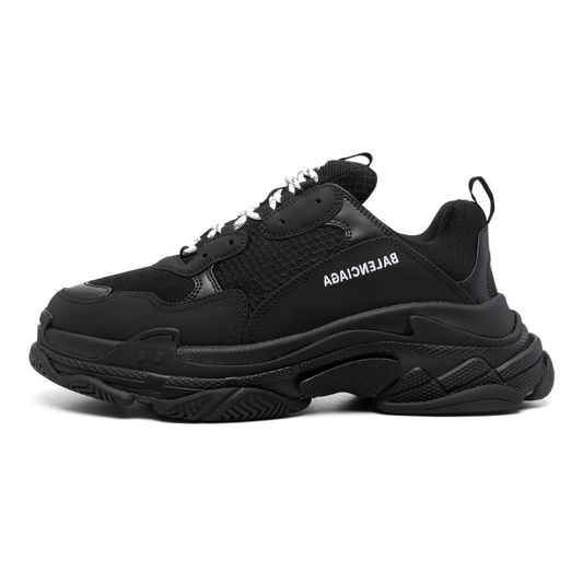 Triple S Schwarz
