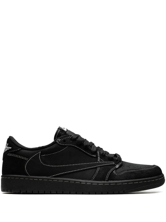 All Schwarz Sneaker